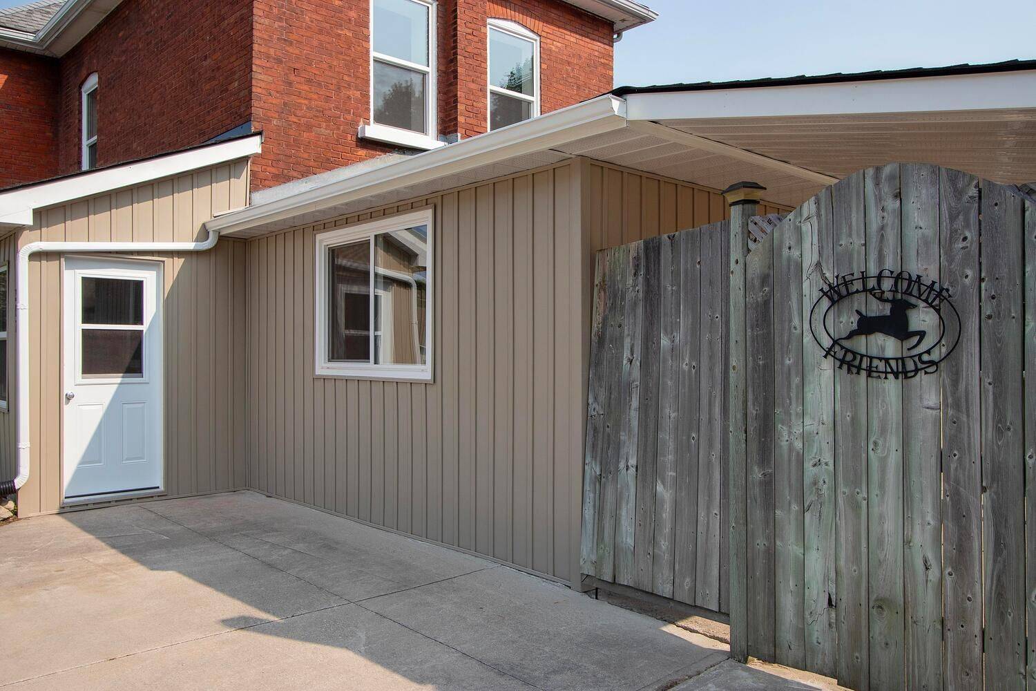 Stratford, ON N5A 2K5,307 Nelson ST