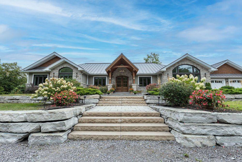 9459 Mccuan RD, Beckwith, ON K7C 0C4