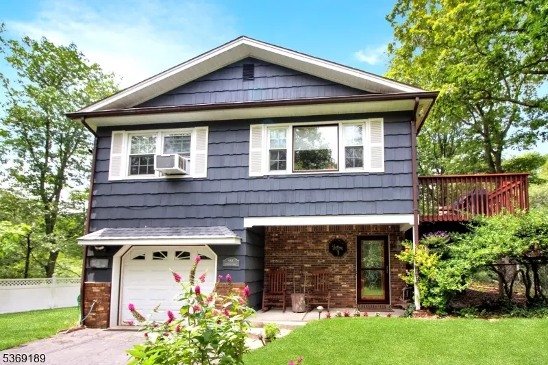Ringwood Boro, NJ 07456,553 Stonetown Rd