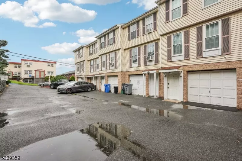 Paterson City, NJ 07514,123 E 24Th St #4
