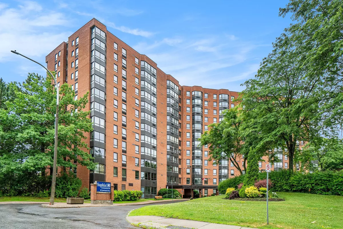 South Of Baseline To Knoxdale, ON K2H 9E7,80 Sandcastle DR #107