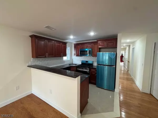 East Orange City, NJ 07018,132 Steuben St
