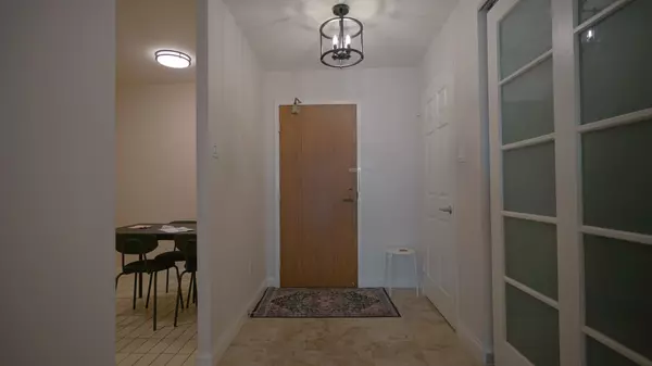 Toronto C08, ON M5B 2H9,45 Carlton ST #312