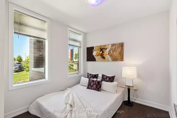Vaughan, ON L6A 2Z2,147 Salterton CIR