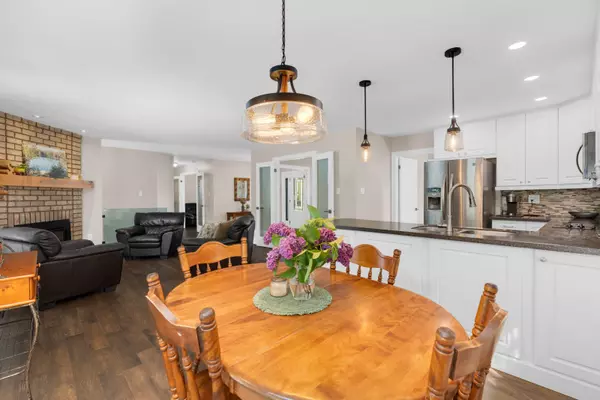 Innisfil, ON L0L 1K0,2235 Meadowland ST