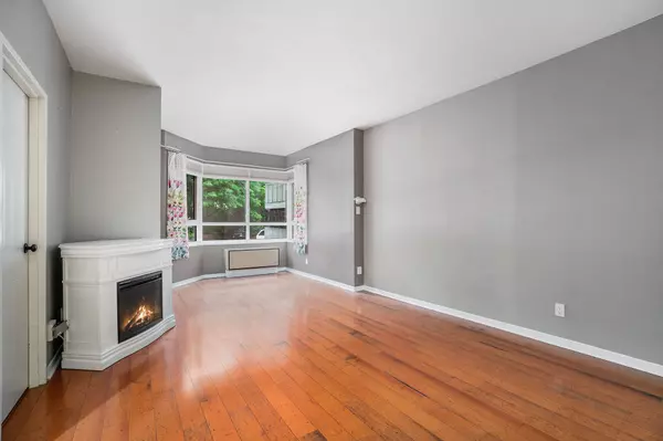 South Of Baseline To Knoxdale, ON K2H 9E7,80 Sandcastle DR #107