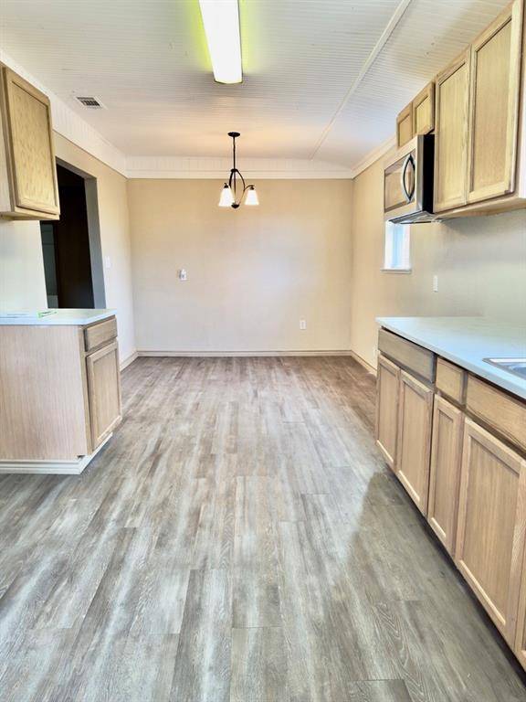 Eustace, TX 75124,405 Walker Street
