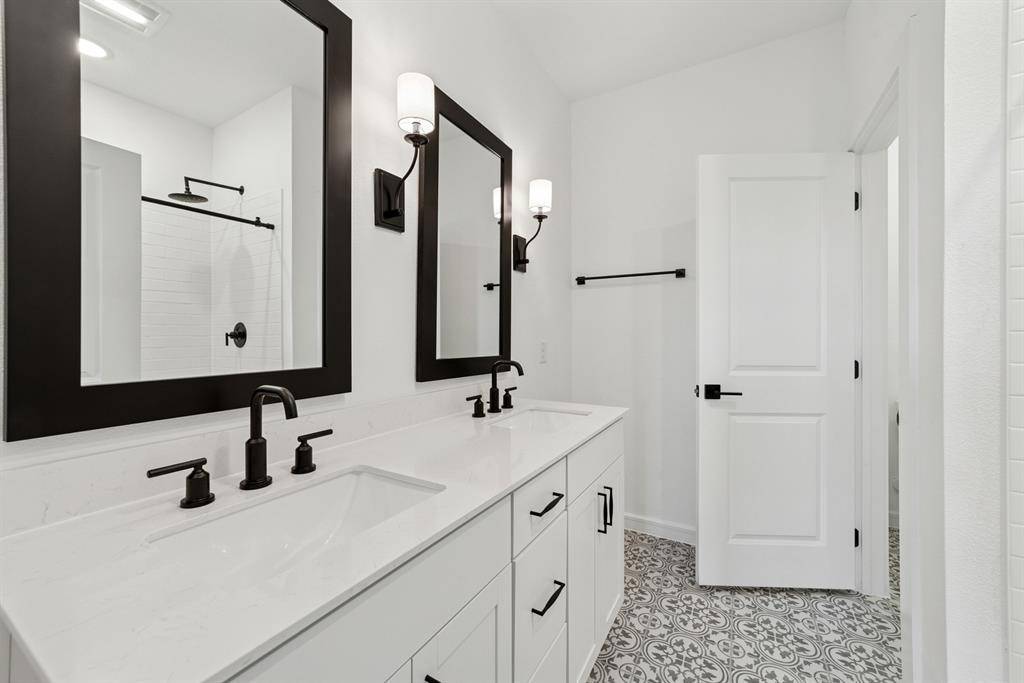 Van Alstyne, TX 75495,527 Meadowlark Drive