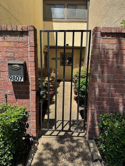Dallas, TX 75243,9807 Bent Branch Lane
