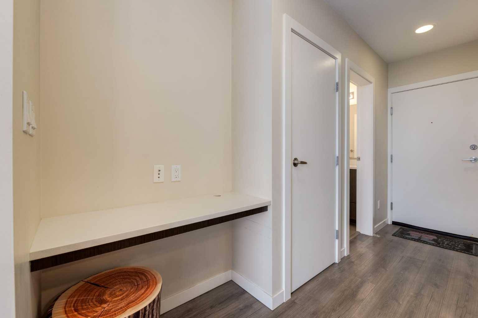 Calgary, AB T2E 3S7,707 4 ST Northeast #406