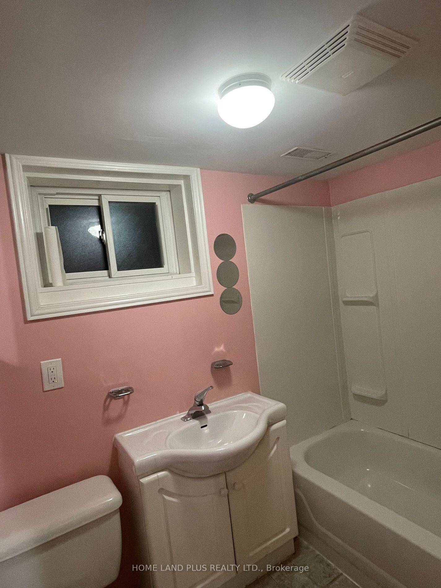 Toronto C07, ON M2M 1L6,122 Goulding AVE #Bsmt