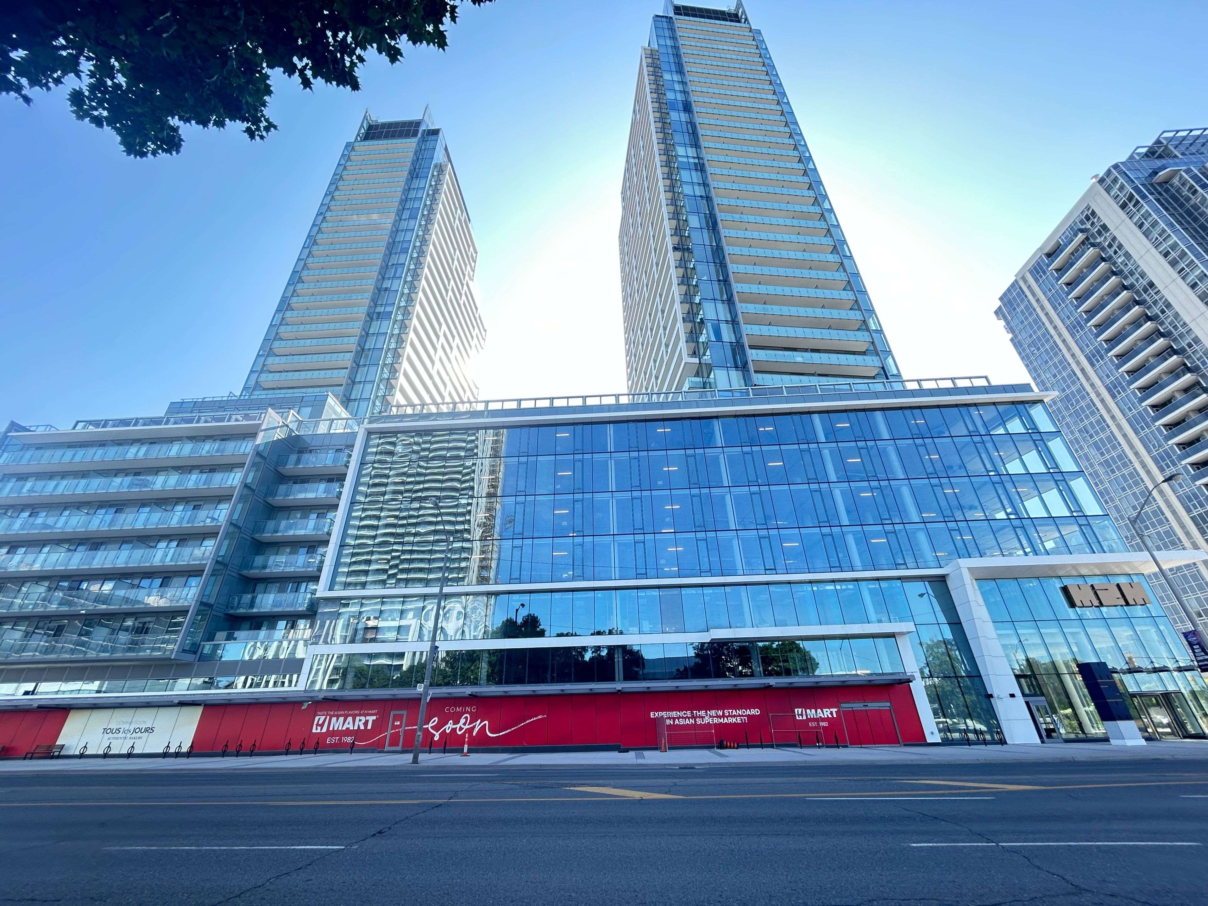 Toronto C14, ON M2M 0B9,8 Olympic Garden DR #S3001