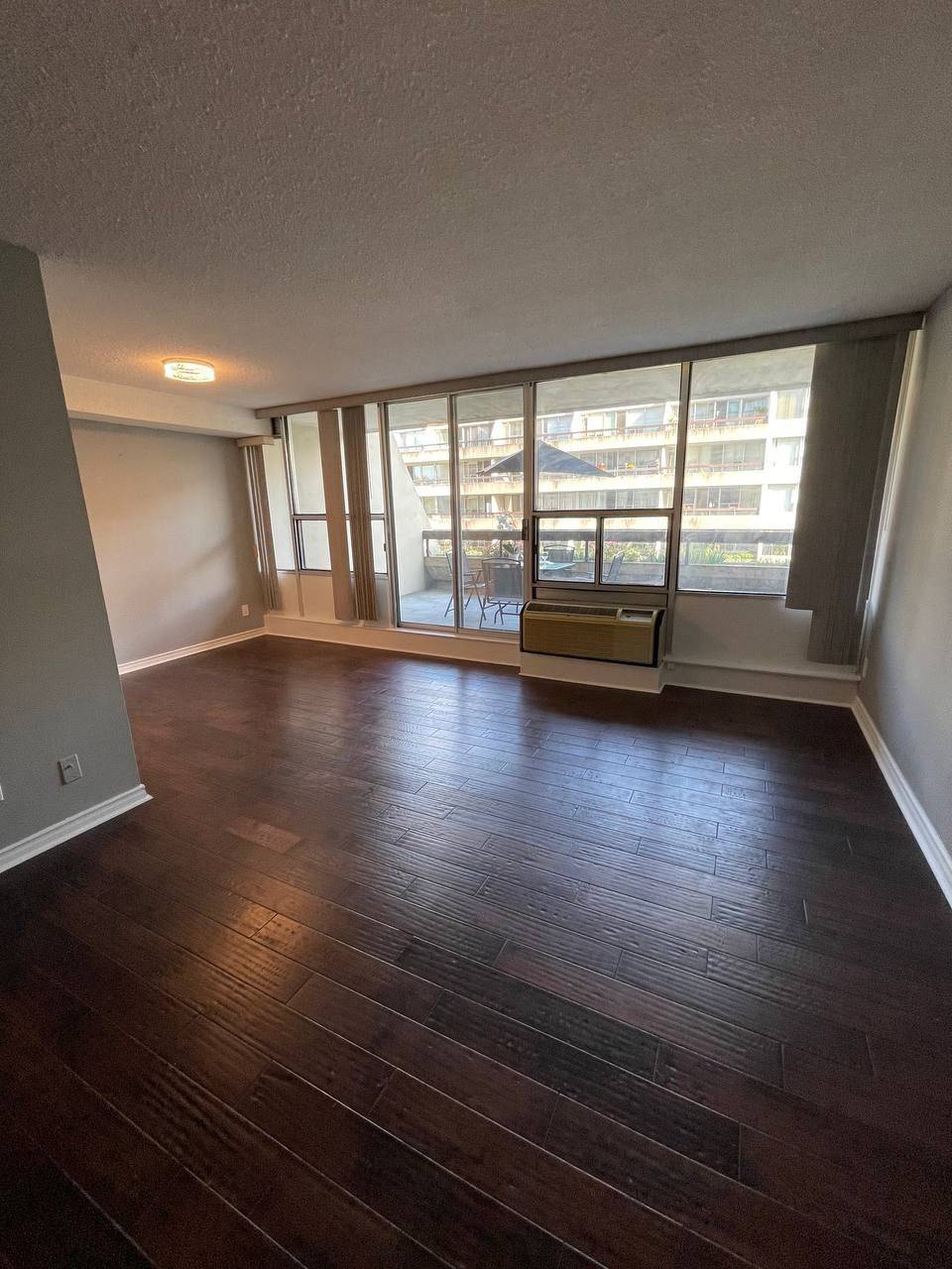 Oshawa, ON L1G 7C9,55 William ST E #401