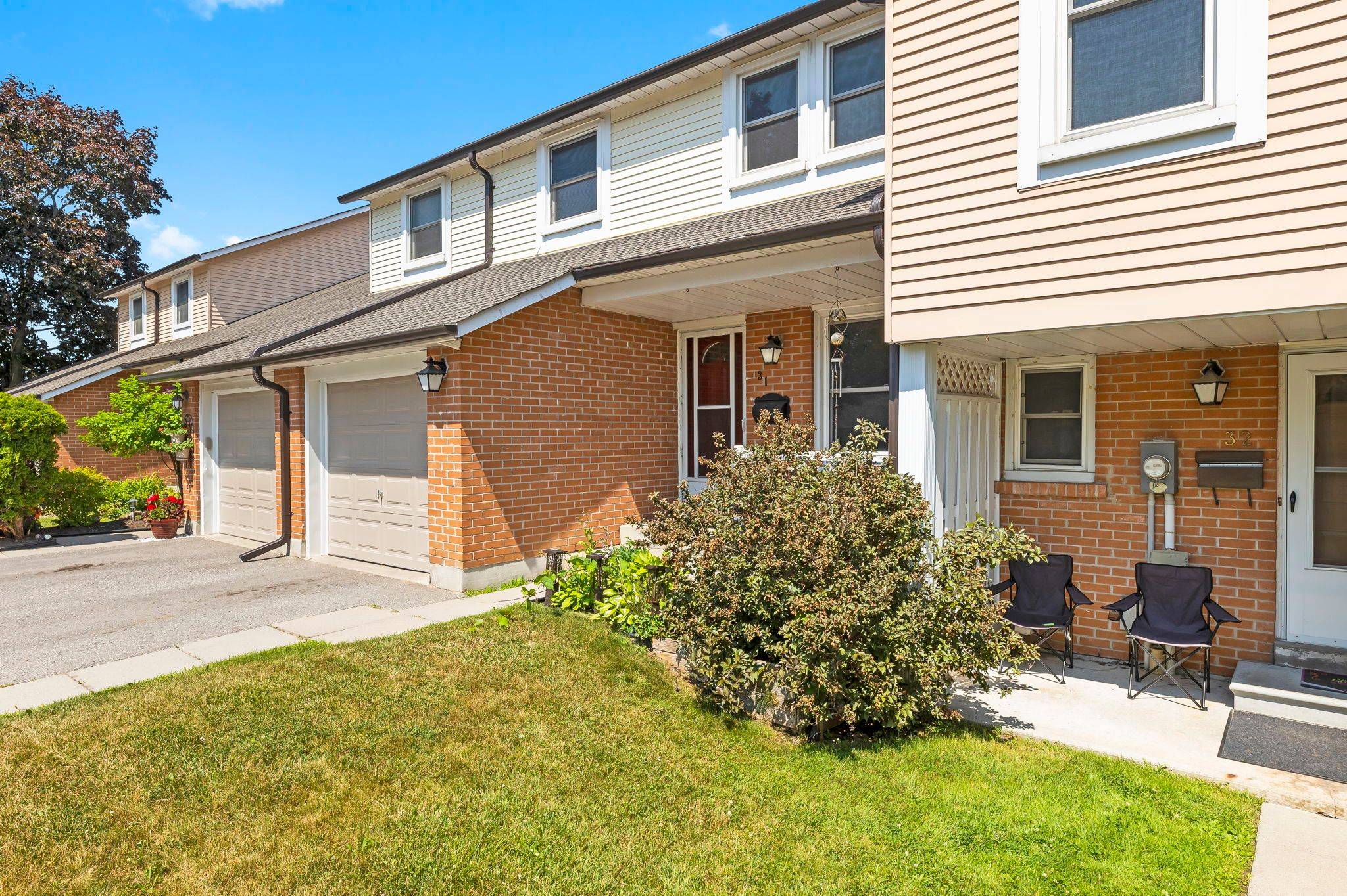 Oshawa, ON L1G 7M4,1055 Central Park BLVD N #31