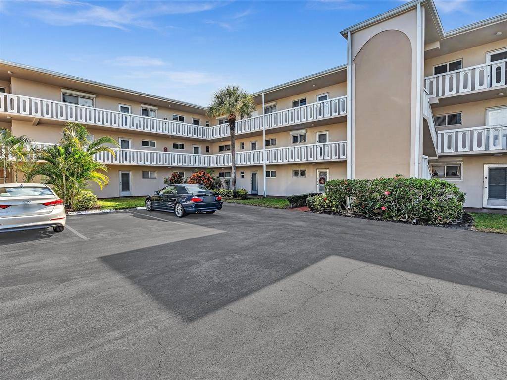 2566 S Garden Dr #310, Lake Worth, FL 33461
