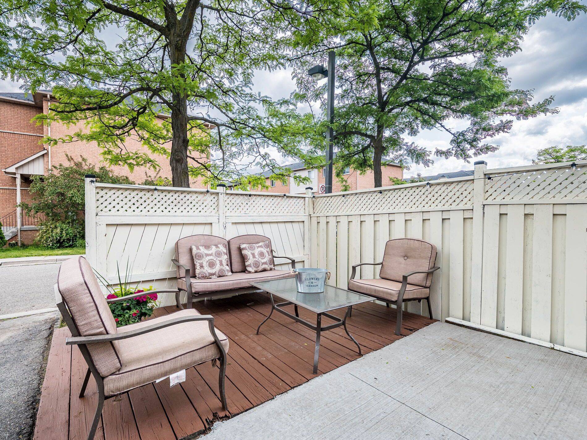 Brampton, ON L6V 4M3,57 Brickyard WAY #60