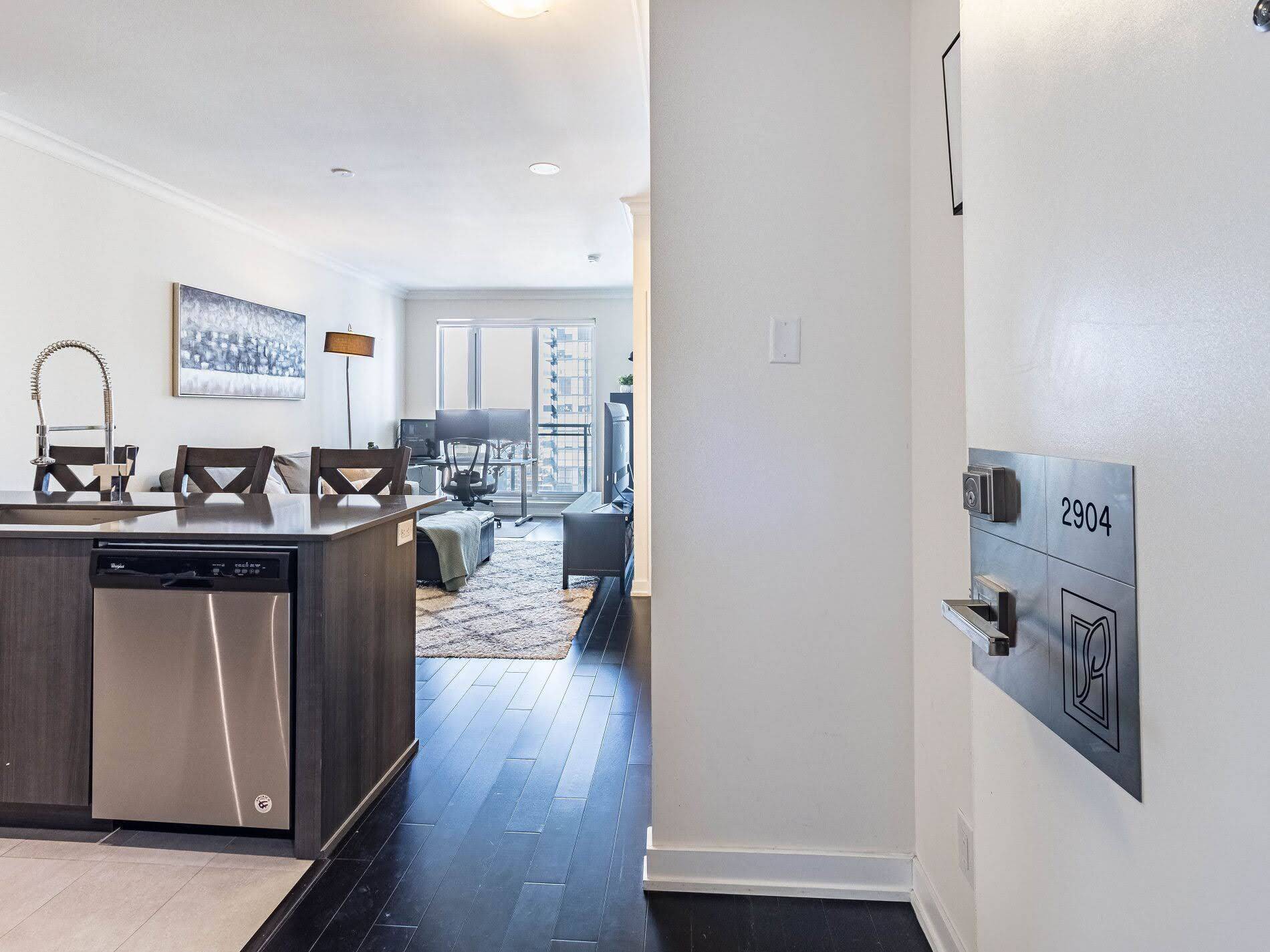 Mississauga, ON L5B 0J7,4011 Brickstone Mews #2904