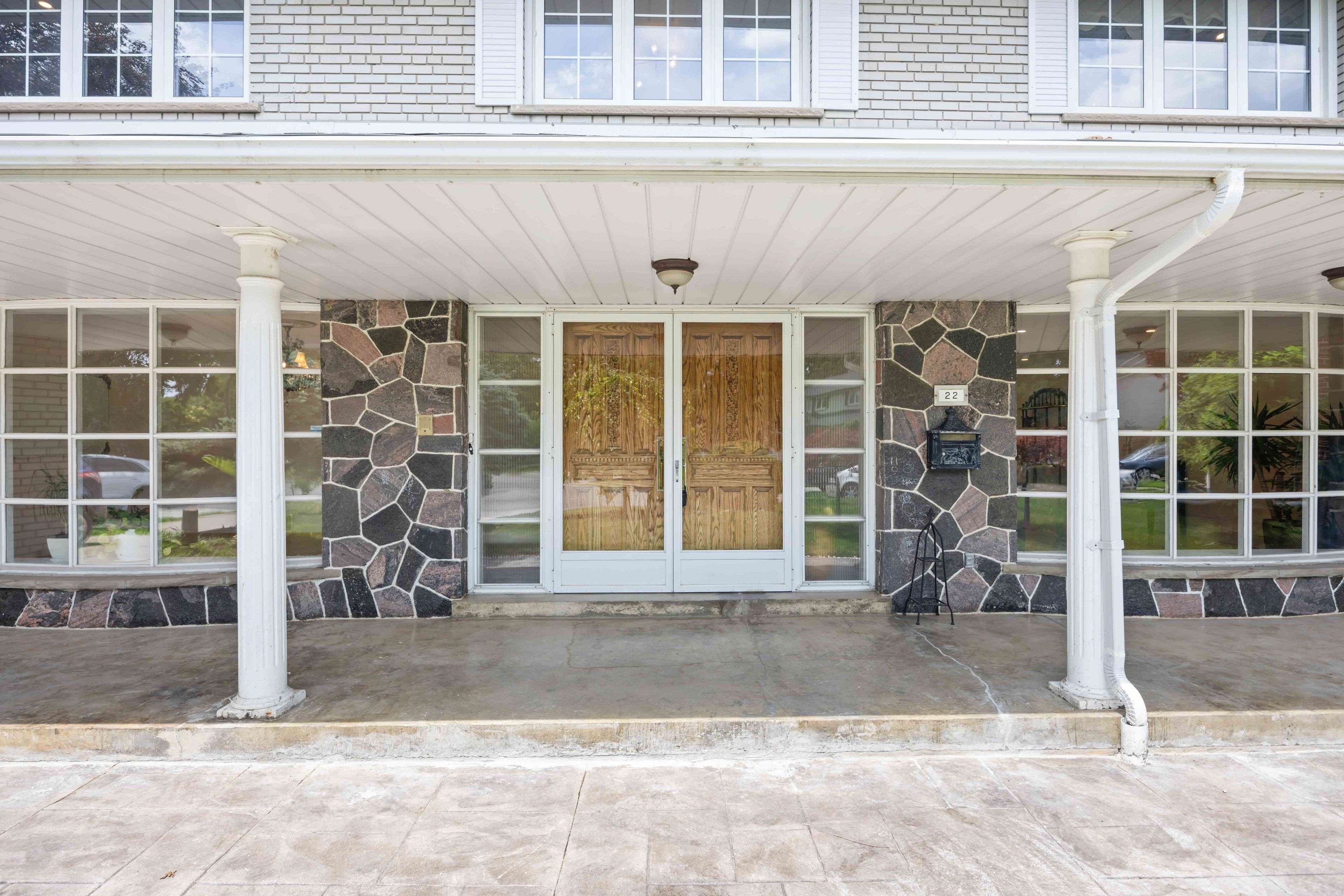 Toronto W08, ON M9B 5Y9,22 Richdale CT