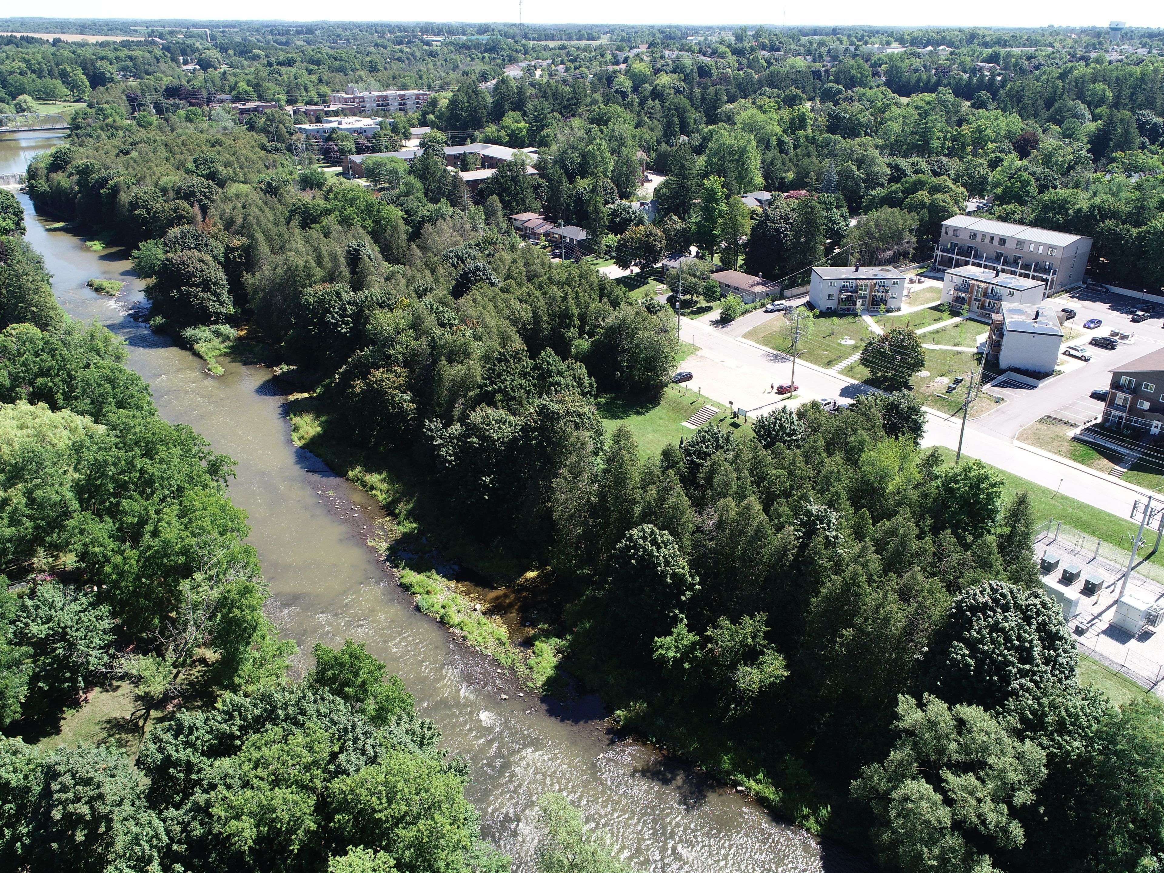 Centre Wellington, ON N1M 1T4,360 Queen ST E #4C