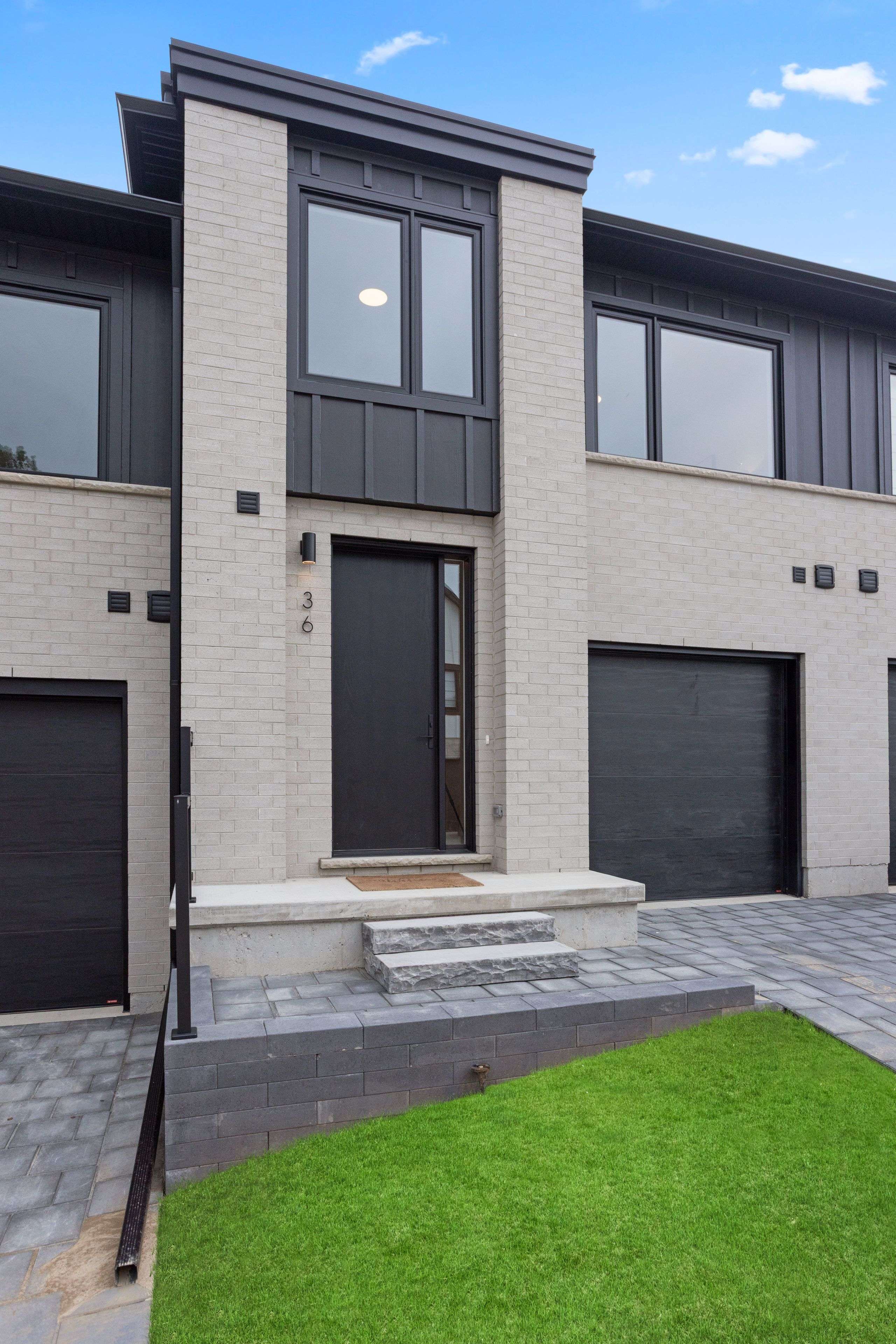 London South, ON N6K 0L2,1175 Riverbend RD #32