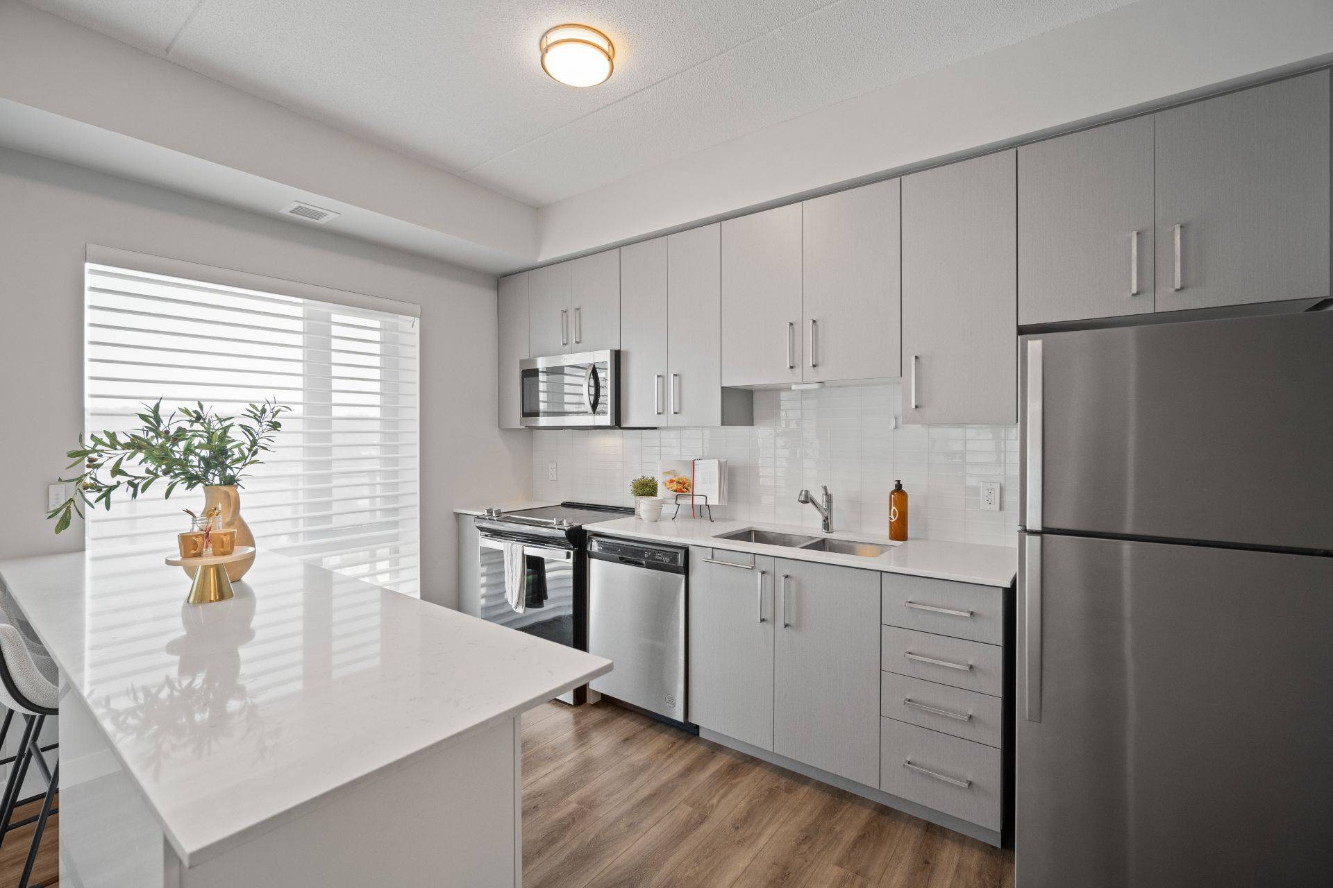 Hamilton, ON L8P 0C6,15 Queen ST S #1214