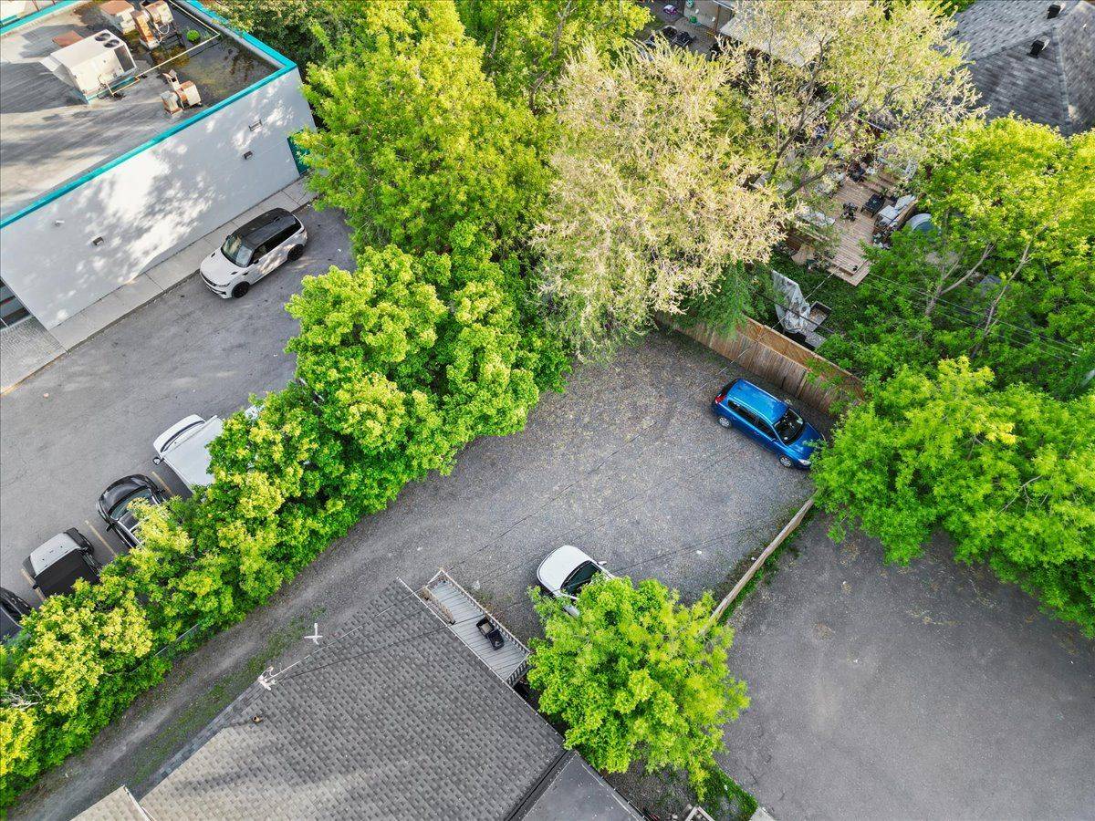 Overbrook - Castleheights And Area, ON K1K 3B4,1008 ST. LAURENT BLVD