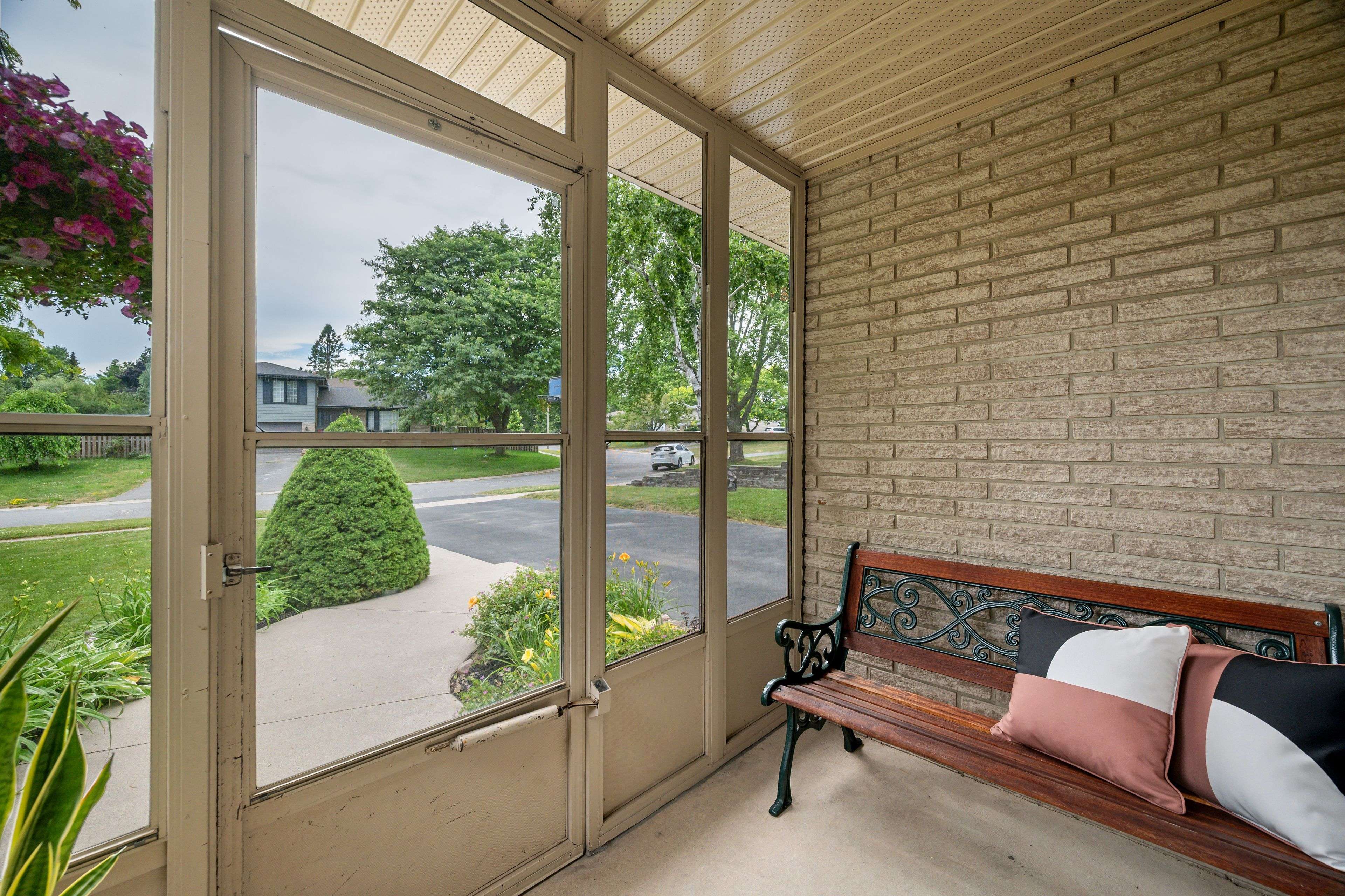 Kingston, ON K7M 5A6,718 Holgate CRES