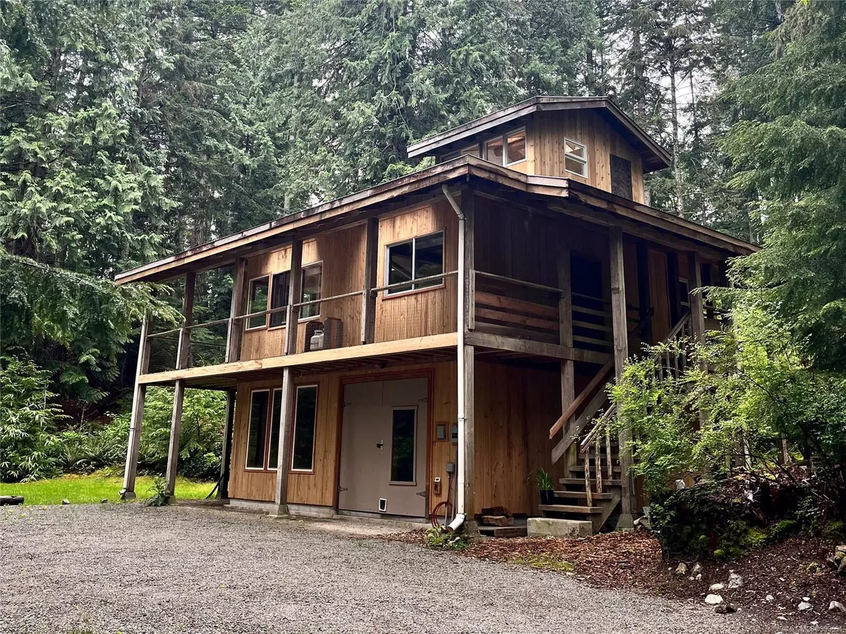 Cortes Island, BC V0P 1Z0,421 Whaletown Rd