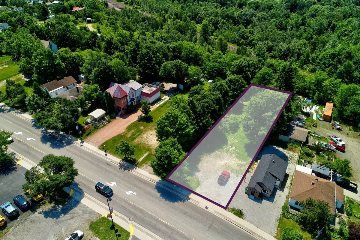 Gravenhurst, ON P1P 1K2,825 Muskoka RD S