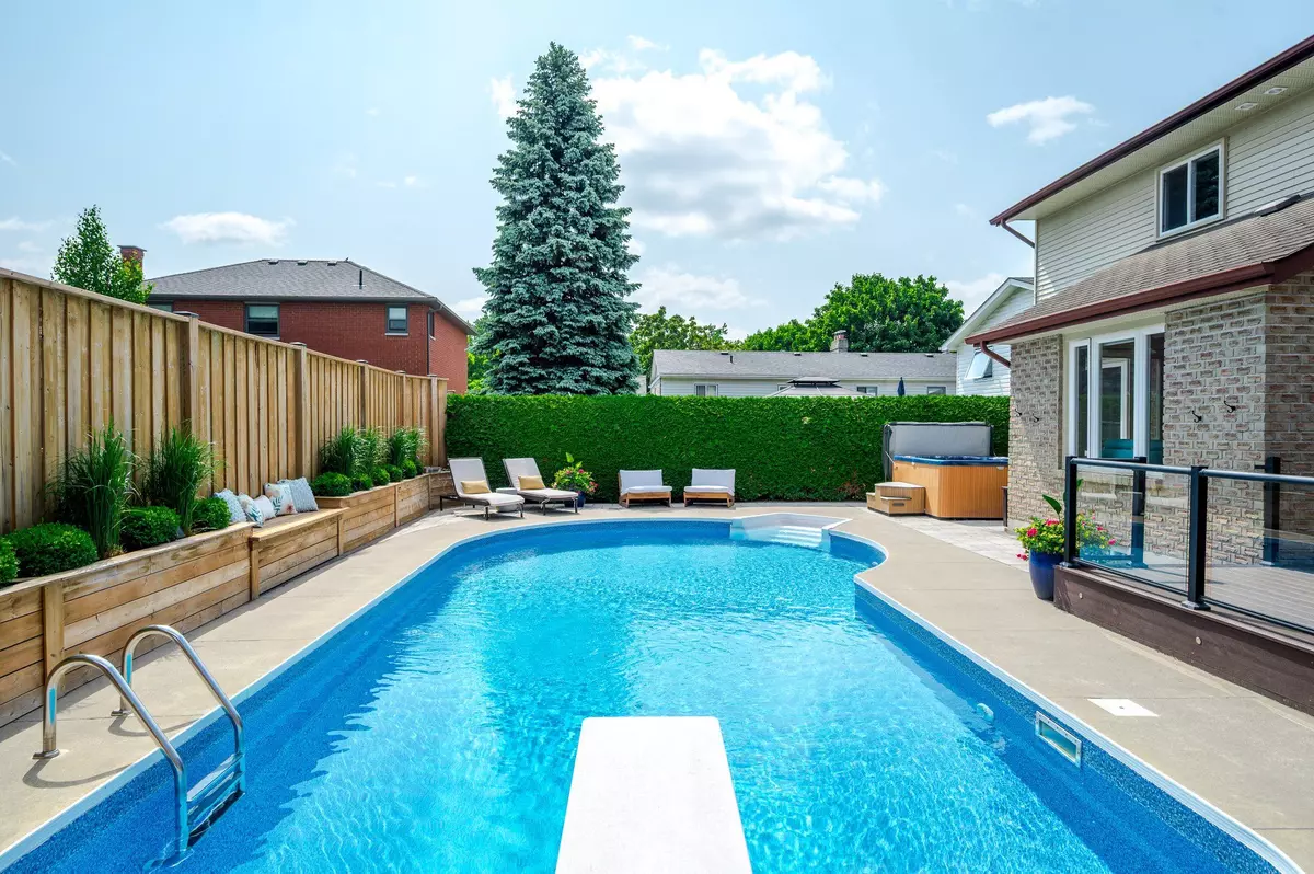 Peterborough North, ON K9L 1X4,2112 Lorraine DR
