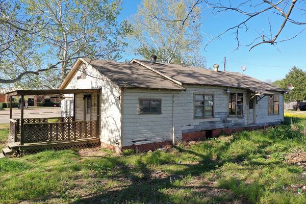 2302 An County Road 2202, Palestine, TX 75803