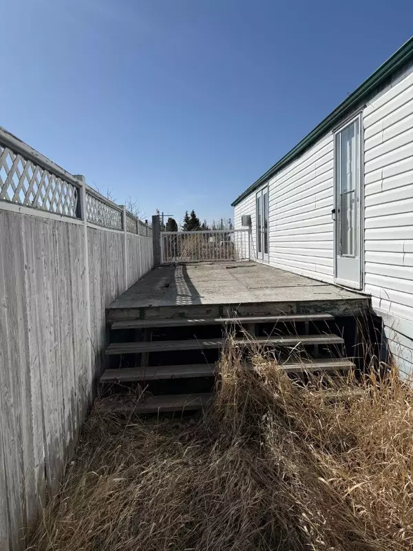 Elnora, AB T0M0Y0,434 3 AVE #434
