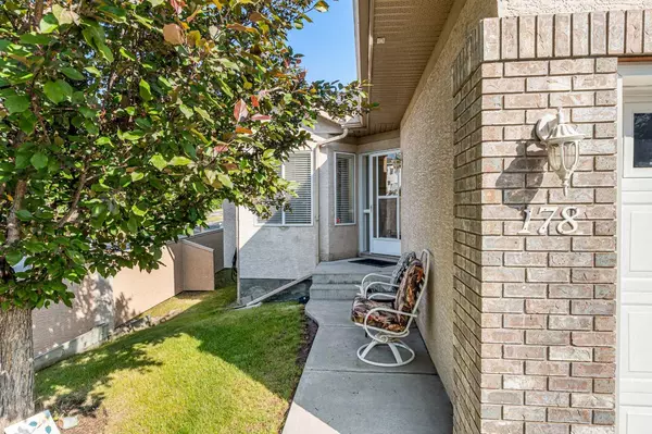 Calgary, AB T3K 5L1,10888 Panorama Hills BLVD NW #178