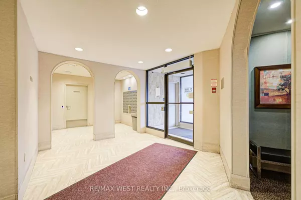Toronto C04, ON L6R 0T7,150 Neptune DR #906