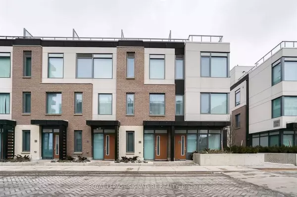 1010 Portage Pkwy #Th12, Vaughan, ON L4K 0K3