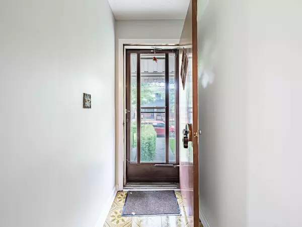 Toronto W03, ON M6E 1K4,159 Hope ST