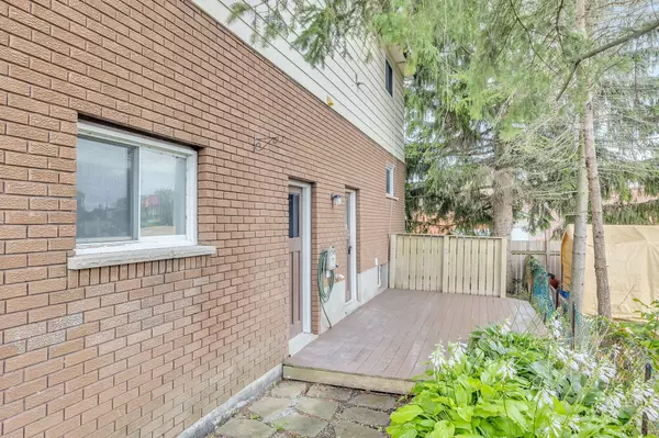 Kawartha Lakes, ON K0L 2W0,11 Mary Street East ST E