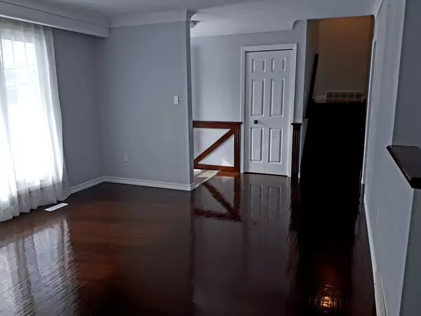 Welland, ON L3C 3K3,34 PRESTON PL