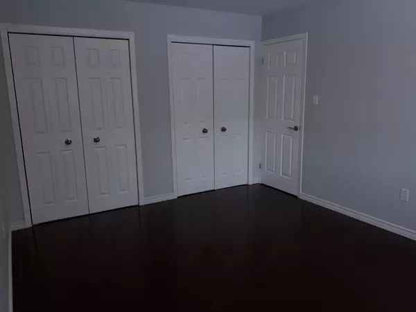 Welland, ON L3C 3K3,34 PRESTON PL