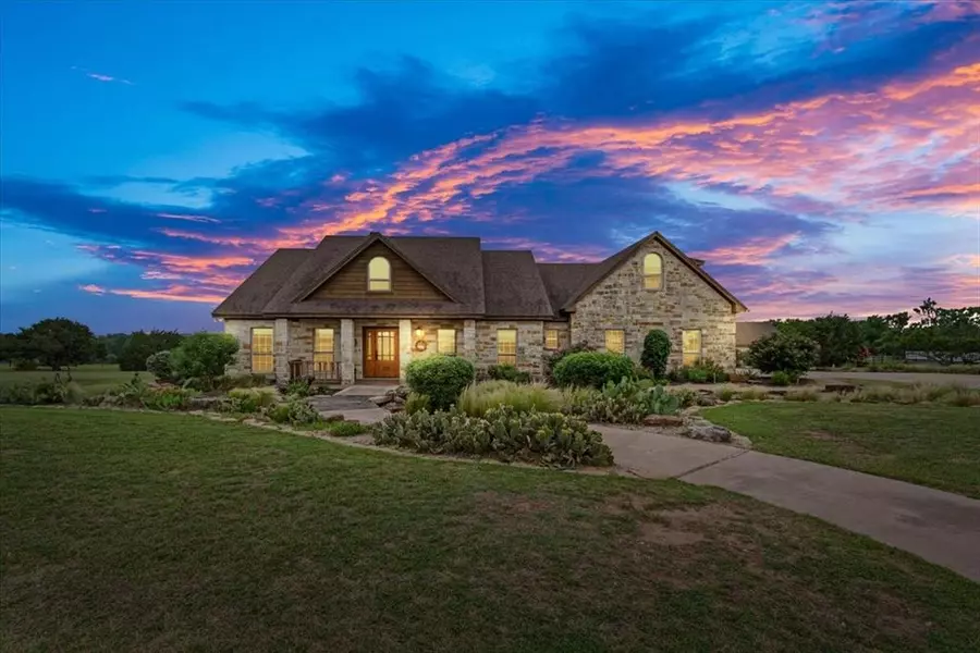 200 Ranchcrest Road, Lorena, TX 76655