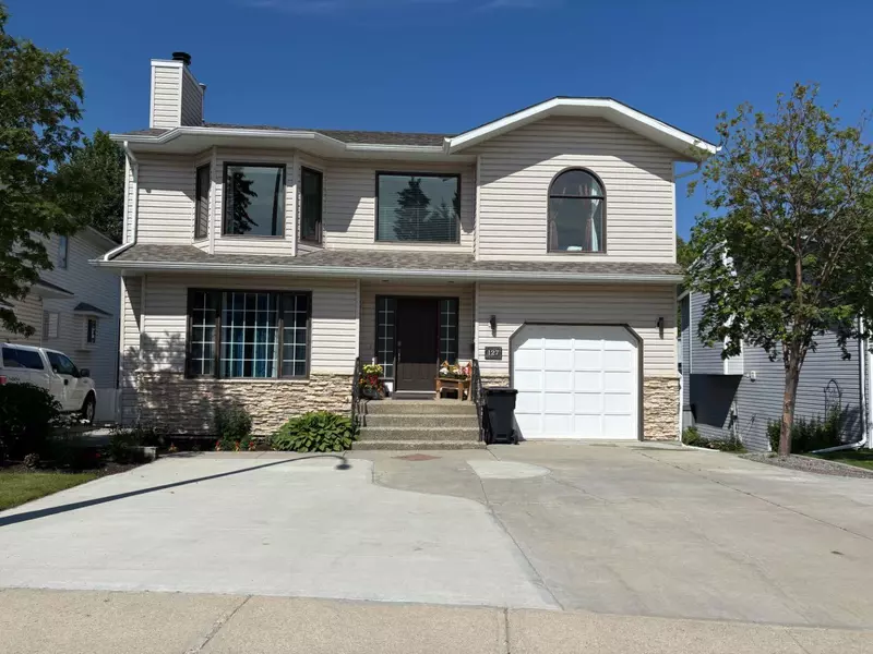 127 Clark ST, Hinton, AB T7V 1L6