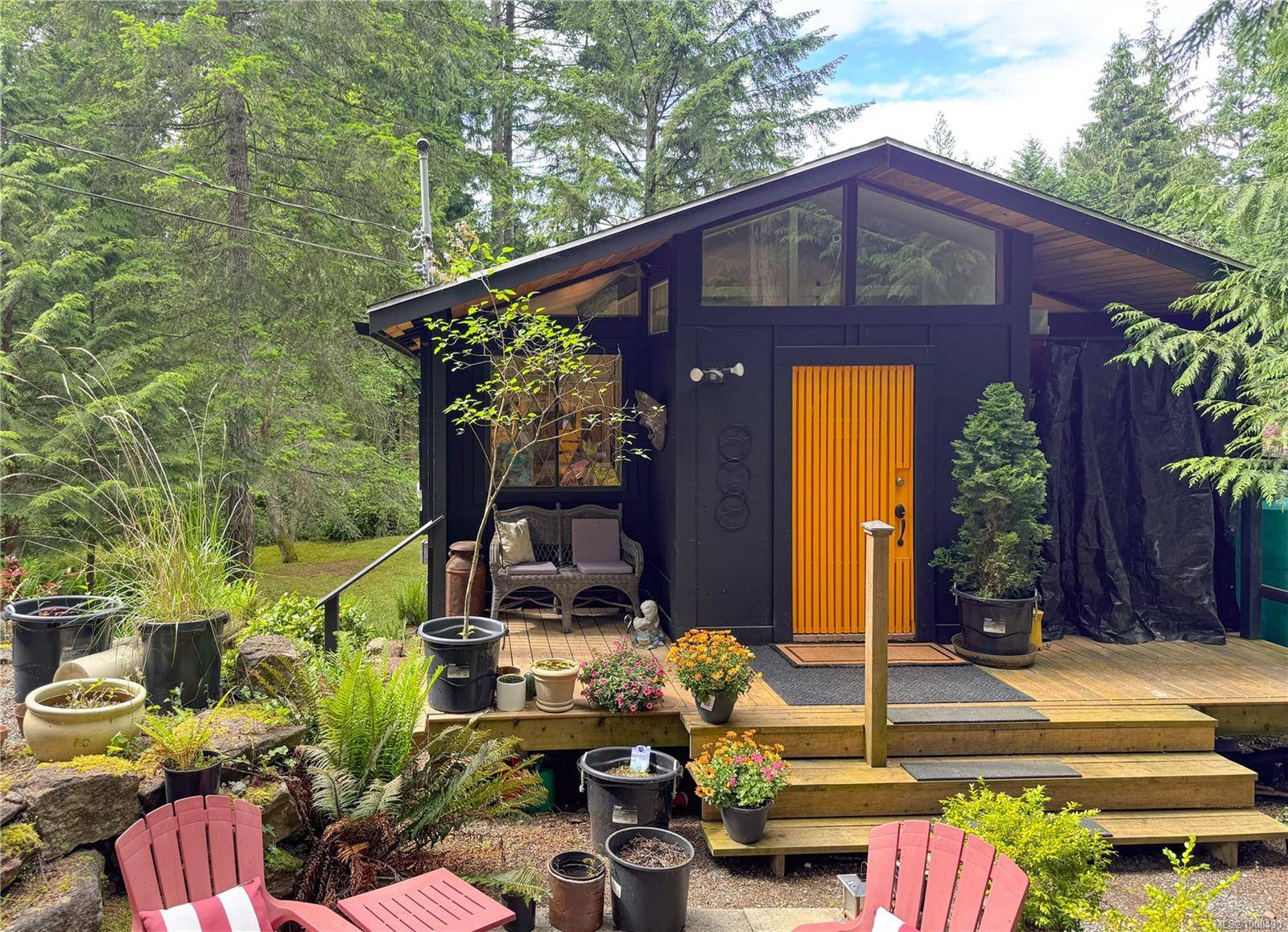 Gabriola Island, BC V0R 1X1,375 Hemlock Ave