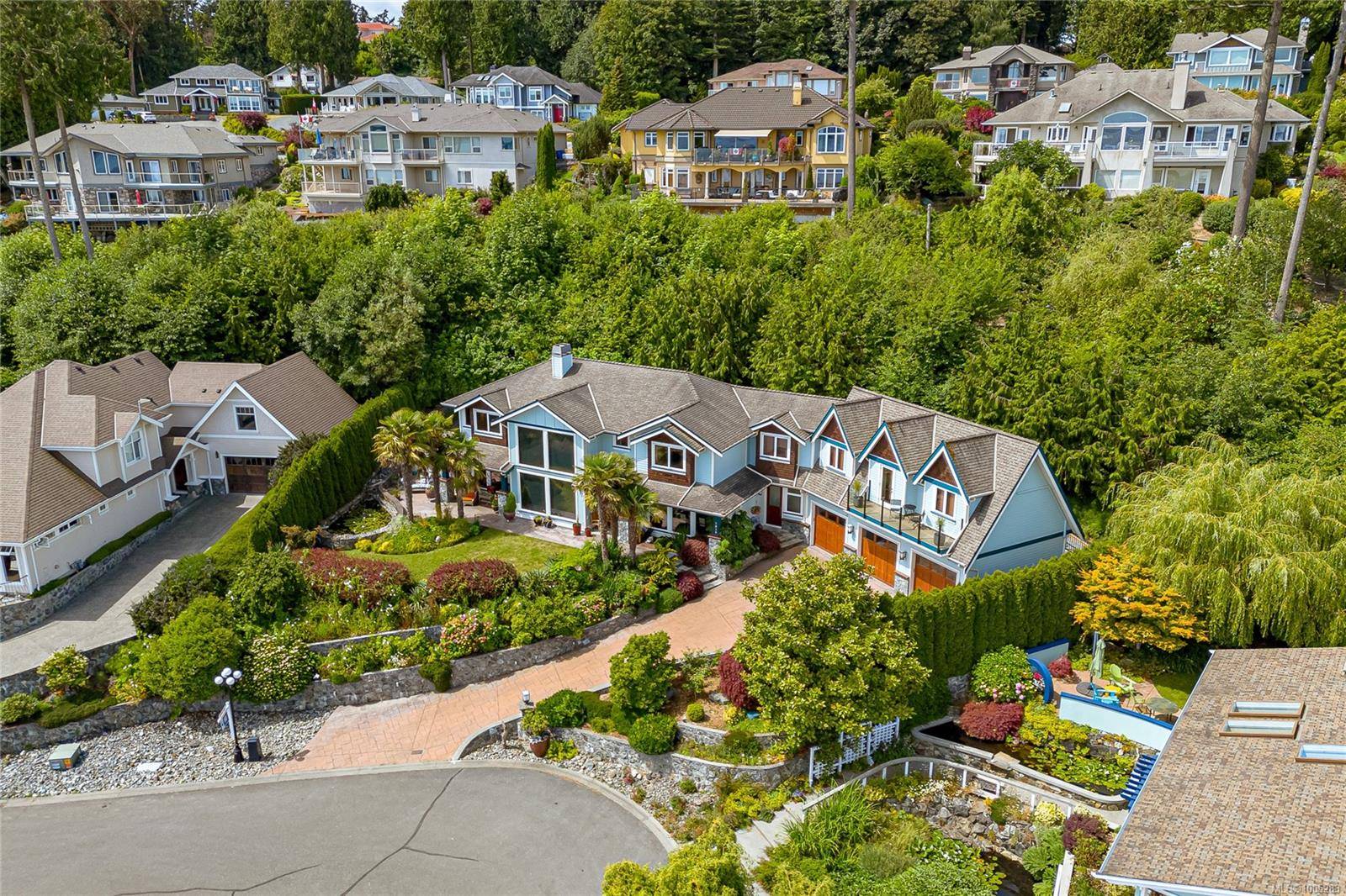 Central Saanich, BC V8M 2J7,7014 Beach View Crt