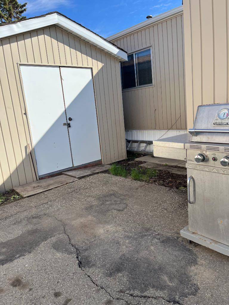 Grande Prairie, AB T8V 2N9,8060 100 ST #80