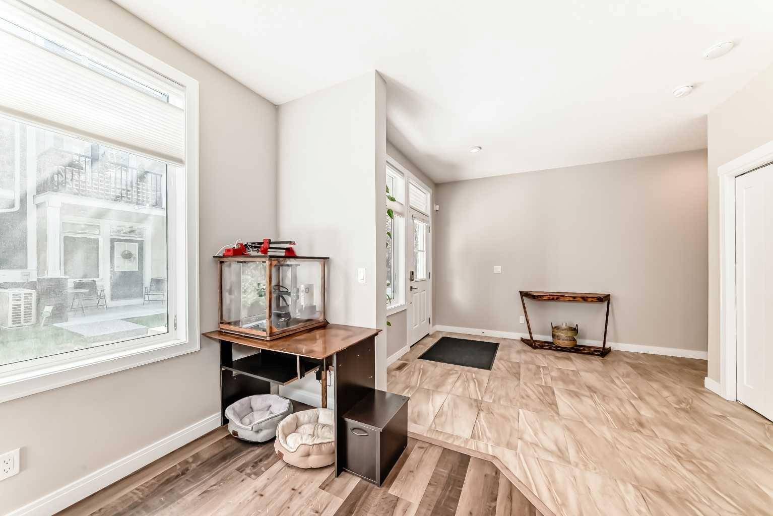 Calgary, AB T3H1Y1,209 Wentworth ROW SW