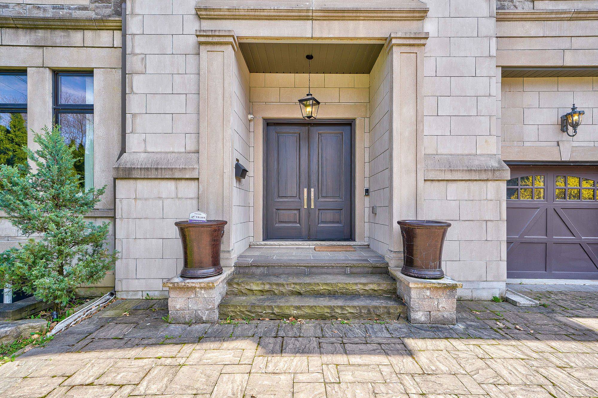 Toronto C12, ON M2L 1H2,141 Highland CRES