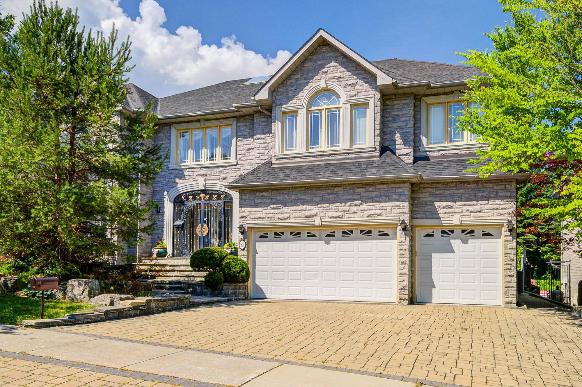 Toronto C15, ON M2K 3A7,58 Bowan CT