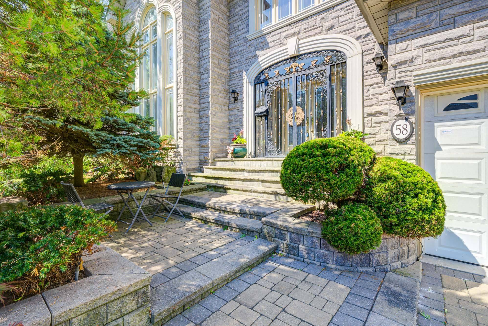 Toronto C15, ON M2K 3A7,58 Bowan CT