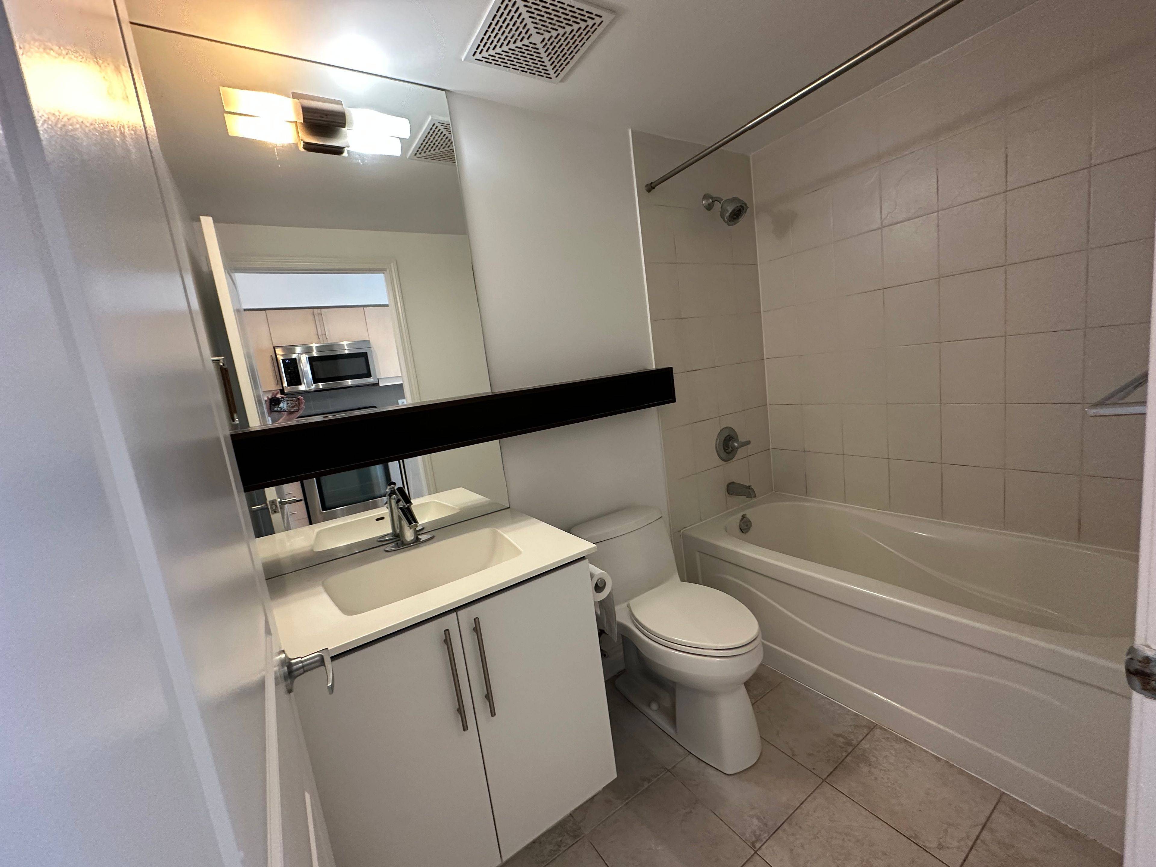 Toronto C15, ON M2K 0A3,2885 Bayview AVE #1203