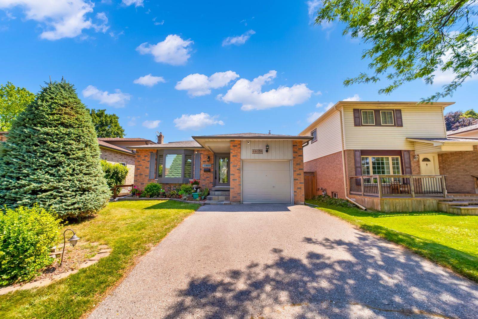 Oshawa, ON L1G 7R6,403 Gothic DR